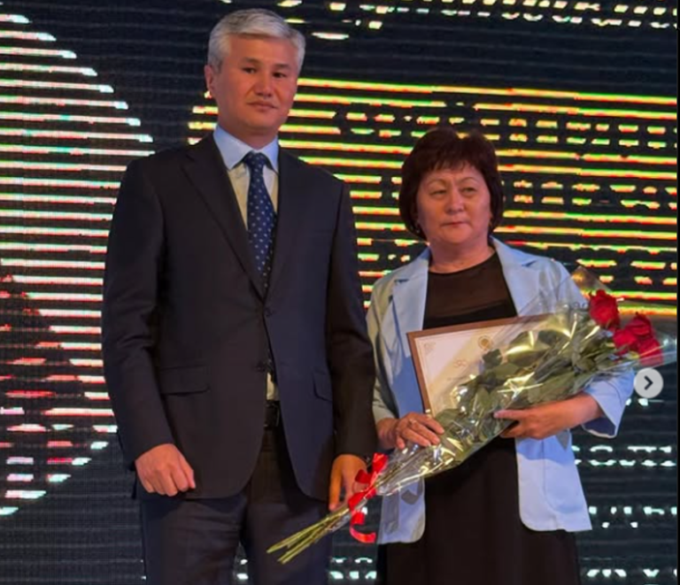 Гүлназира Қайырқұлқызы Сүйіндікованың Құрмет грамотасымен марапатталуы